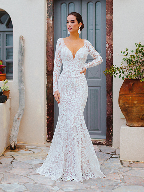 F166 Valentina Wilderly Brides Long Sleeved Wedding Dress