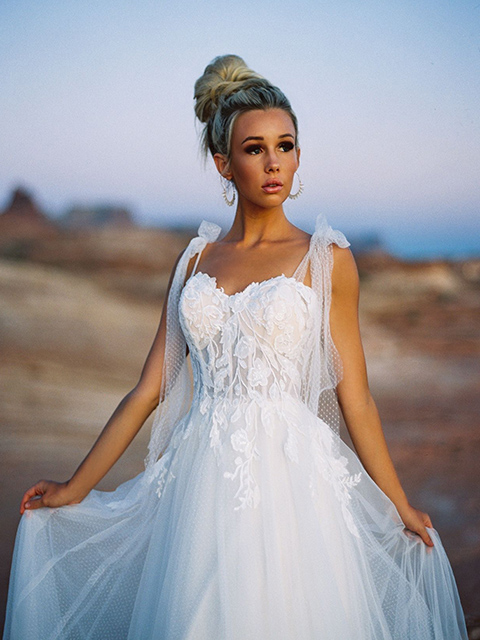 F180 Sweet Feminine Wedding Dress