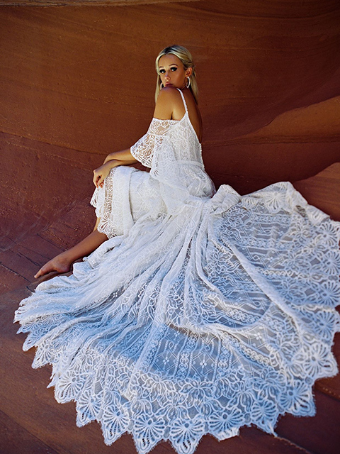 F190 Lacy Texture Bohemian Wedding Dress